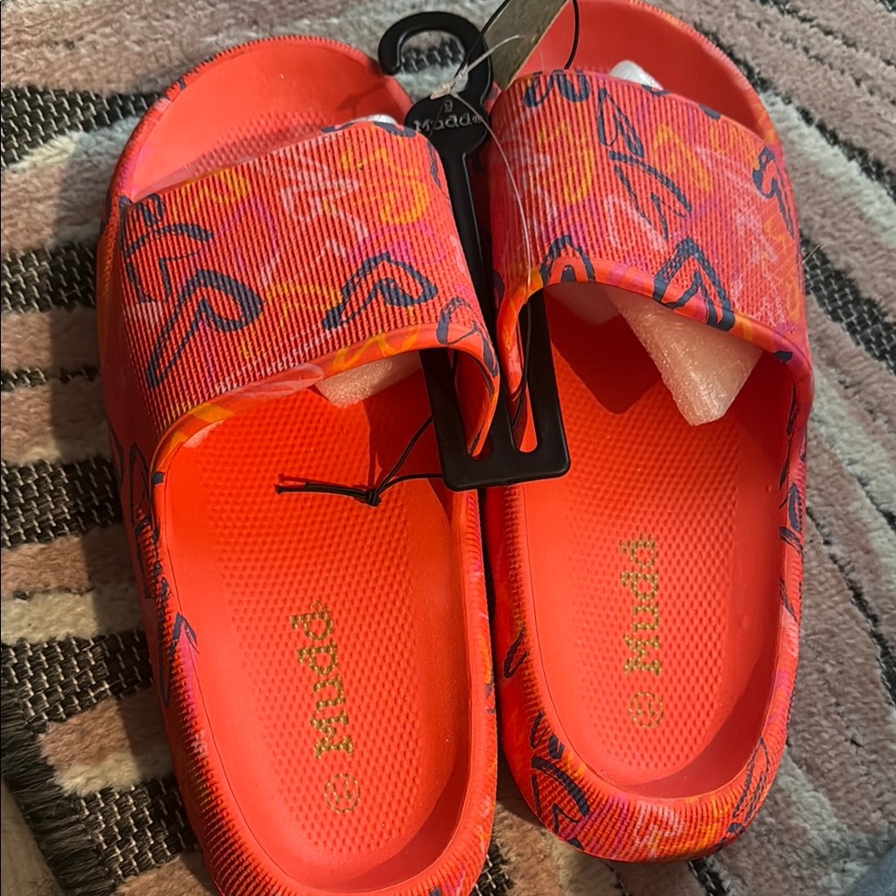 Women’s size 11 Slide Sandals - Bright Coral Pattern